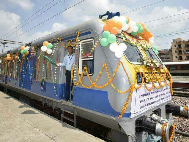 दिल्ली से हरियाणा के बीच दौड़ी देश की पहली सोलर एनर्जी ट्रेन