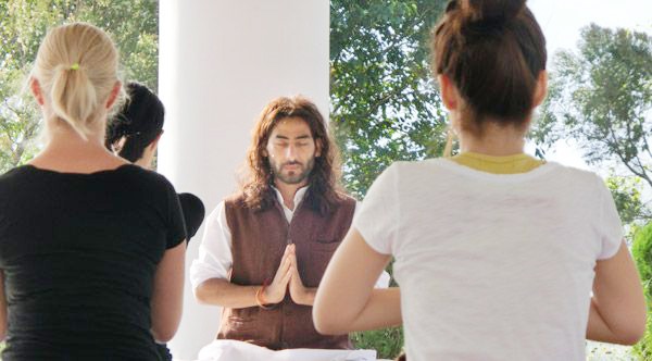 10 मिनट के योग से दिनभर रह सकते हैं ऊर्जावान: योगी विनी