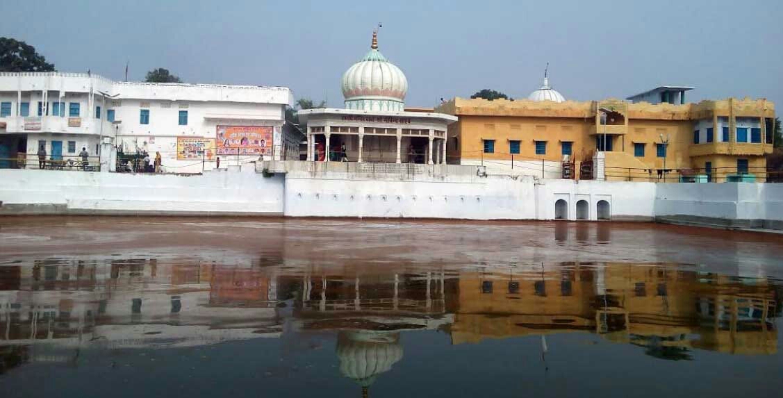 अंबेडकर नगर के प्रमुख दर्शनीय स्थल श्रवण धाम, गोविंद साहब