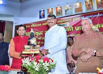 दुनिया को युद्ध नहीं बुद्ध के शान्ति की आवश्यकता-ब्रजेश पाठक